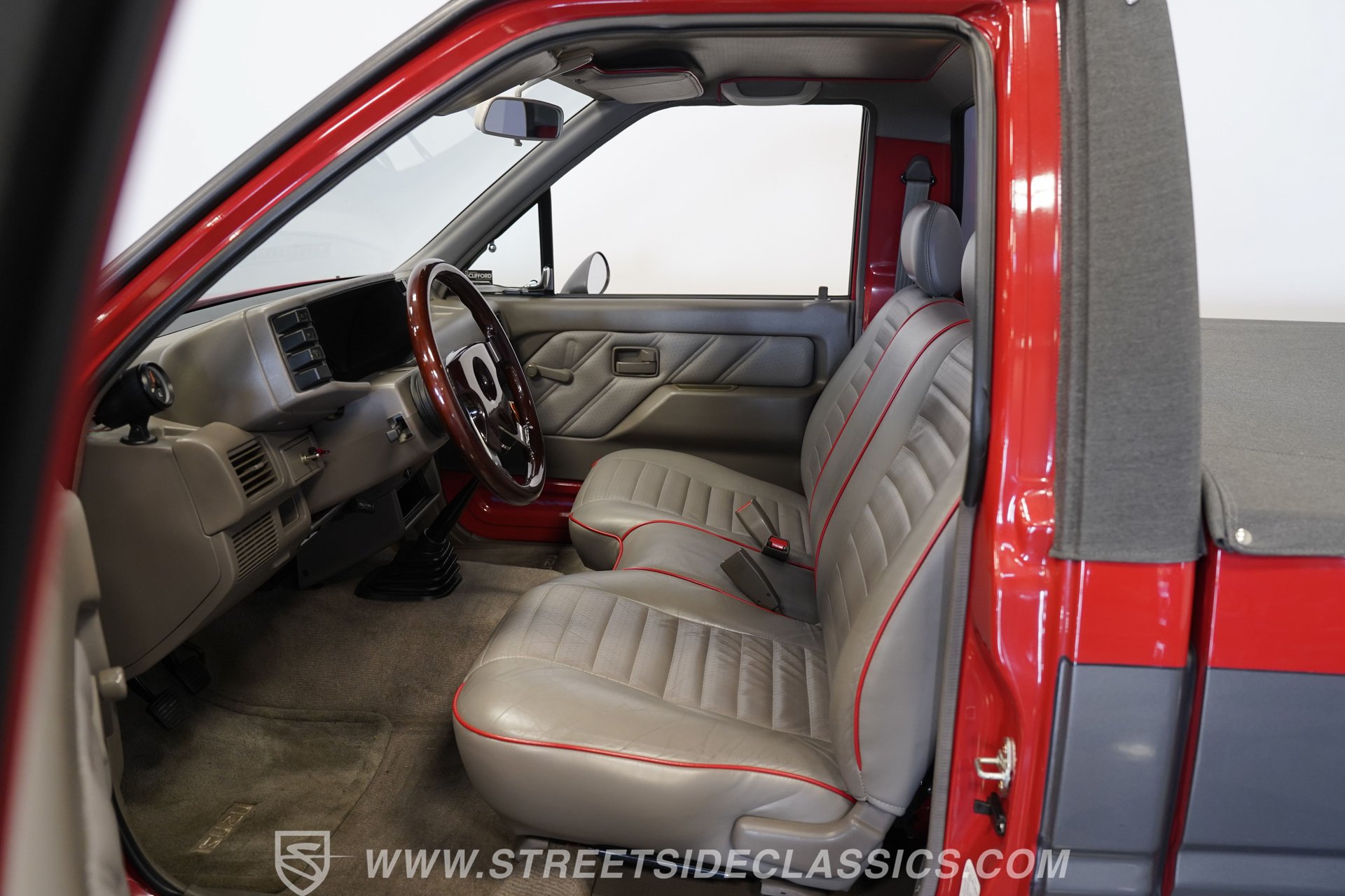 Used 1989 Isuzu Pickup S image 3