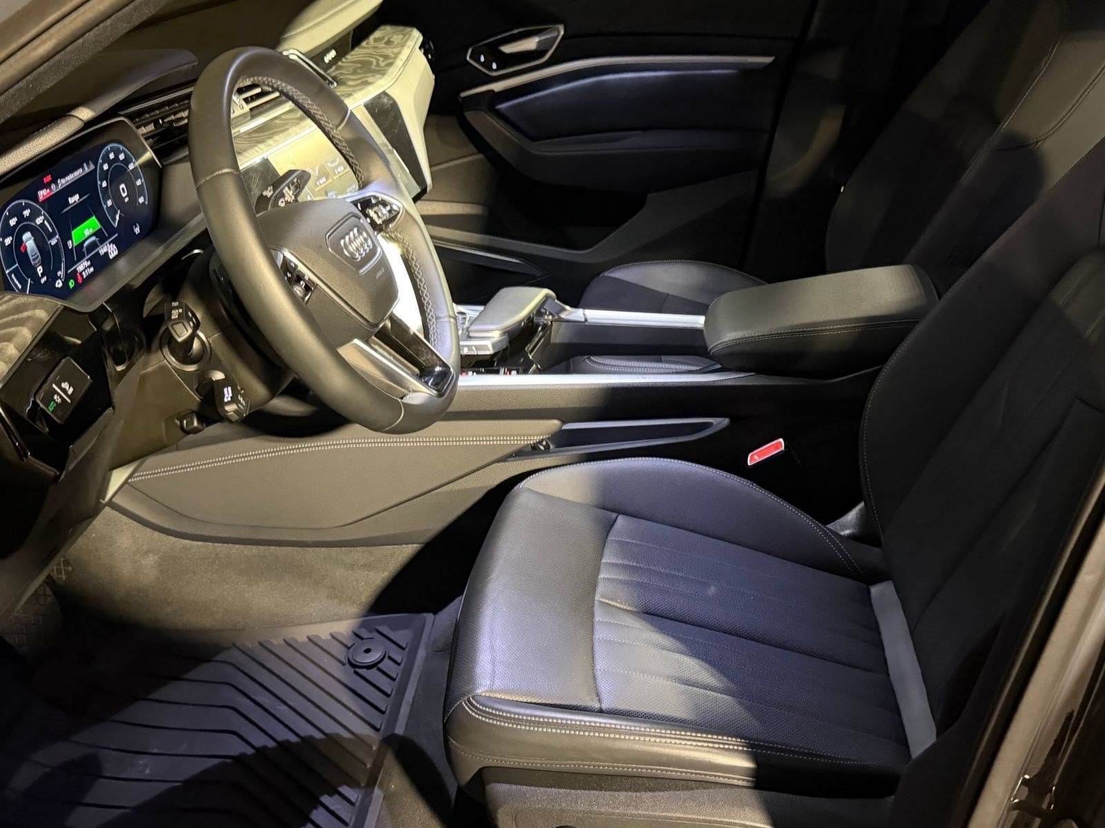 Used 2024 Audi Q8 e-tron Premium Plus w/ Premium Plus Package AWD/4WD image 5