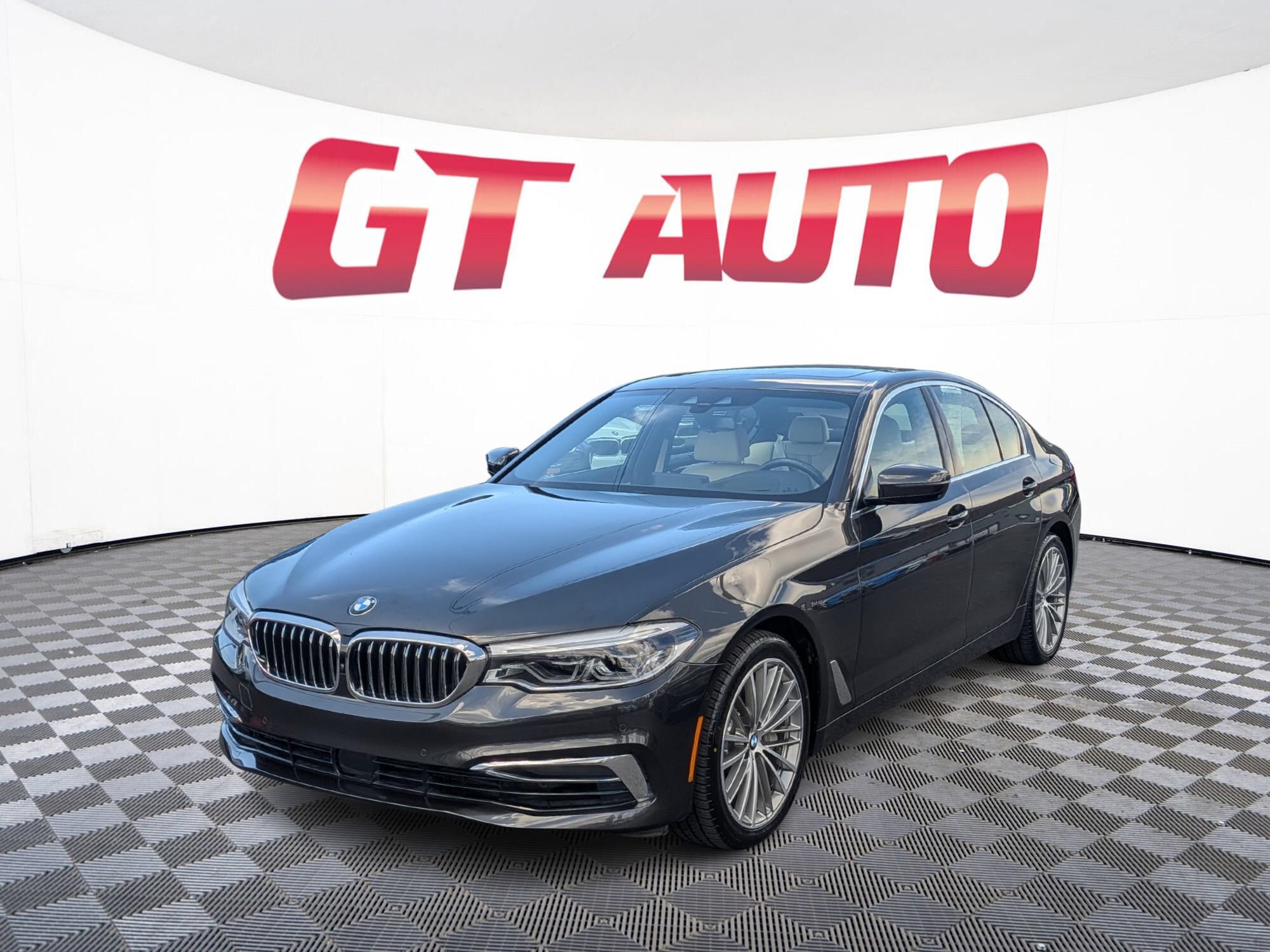 Used 2020 BMW 540i xDrive w/ Executive Package AWD/4WD image 2