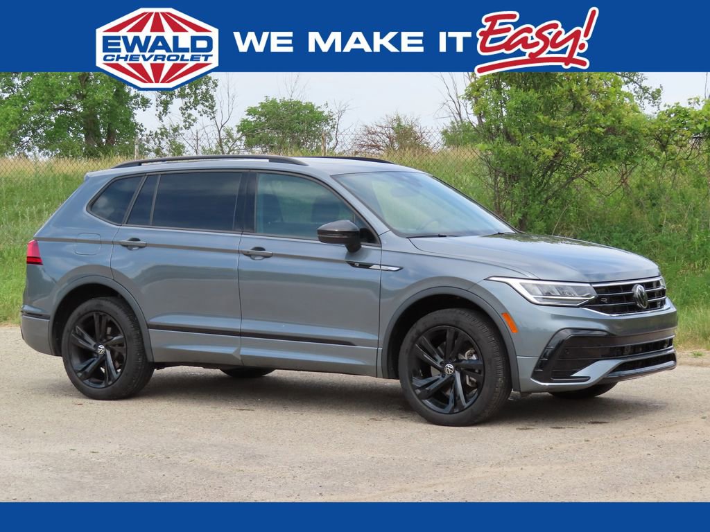 Used 2024 Volkswagen Tiguan SE R-Line AWD/4WD image 1