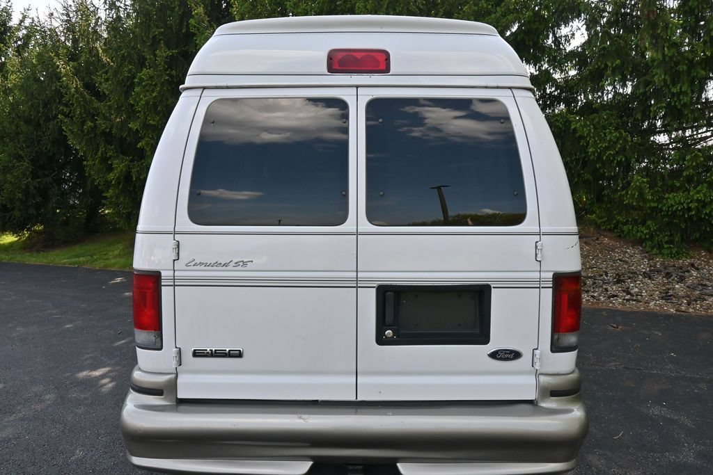 Used 2006 Ford E-150 and Econoline 150 RWD image 12
