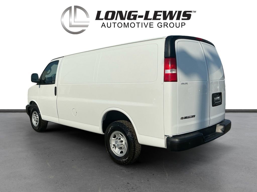 Used 2018 Chevrolet Express 2500 image 4