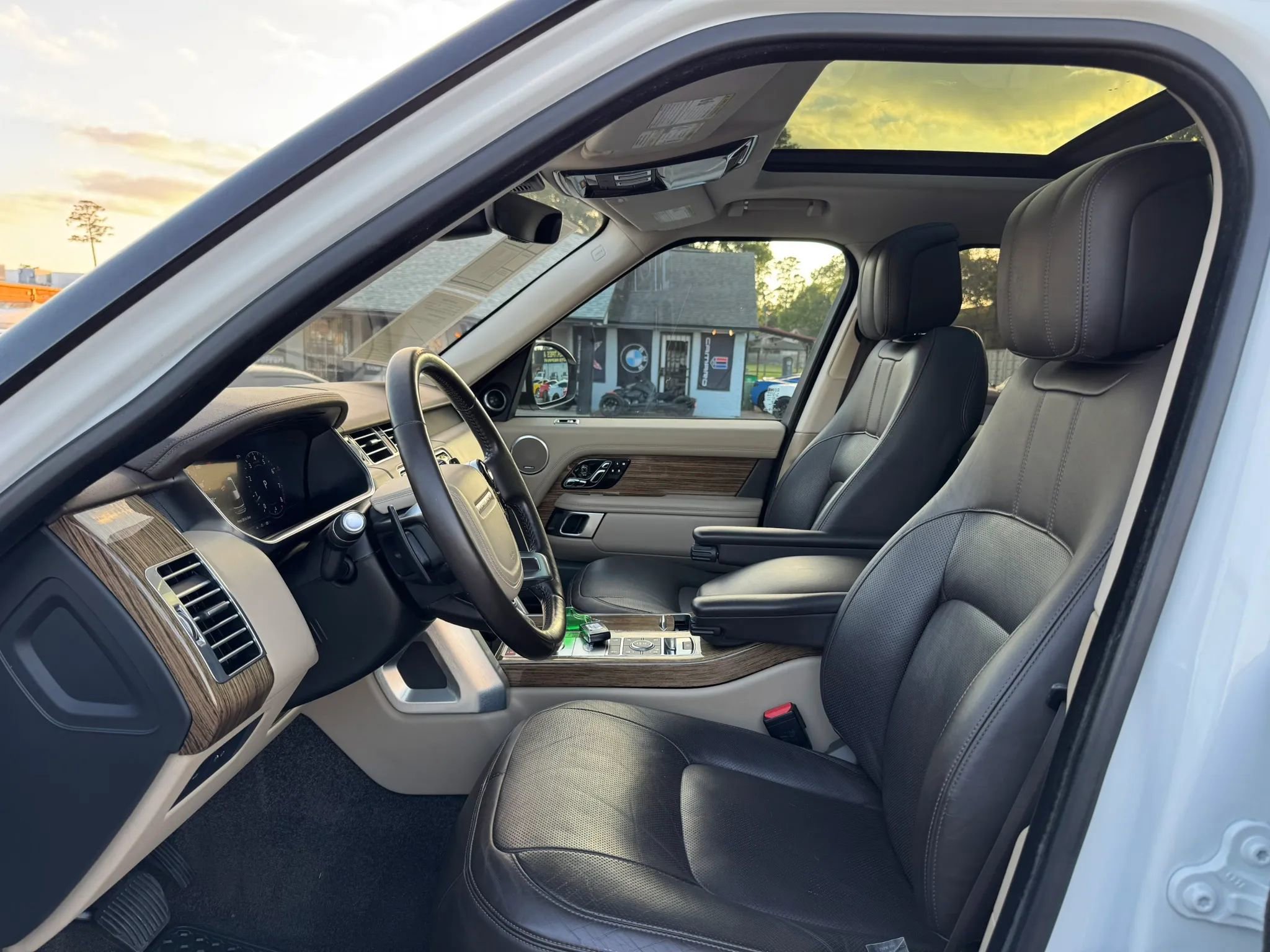 Used 2019 Land Rover Range Rover HSE AWD/4WD image 19