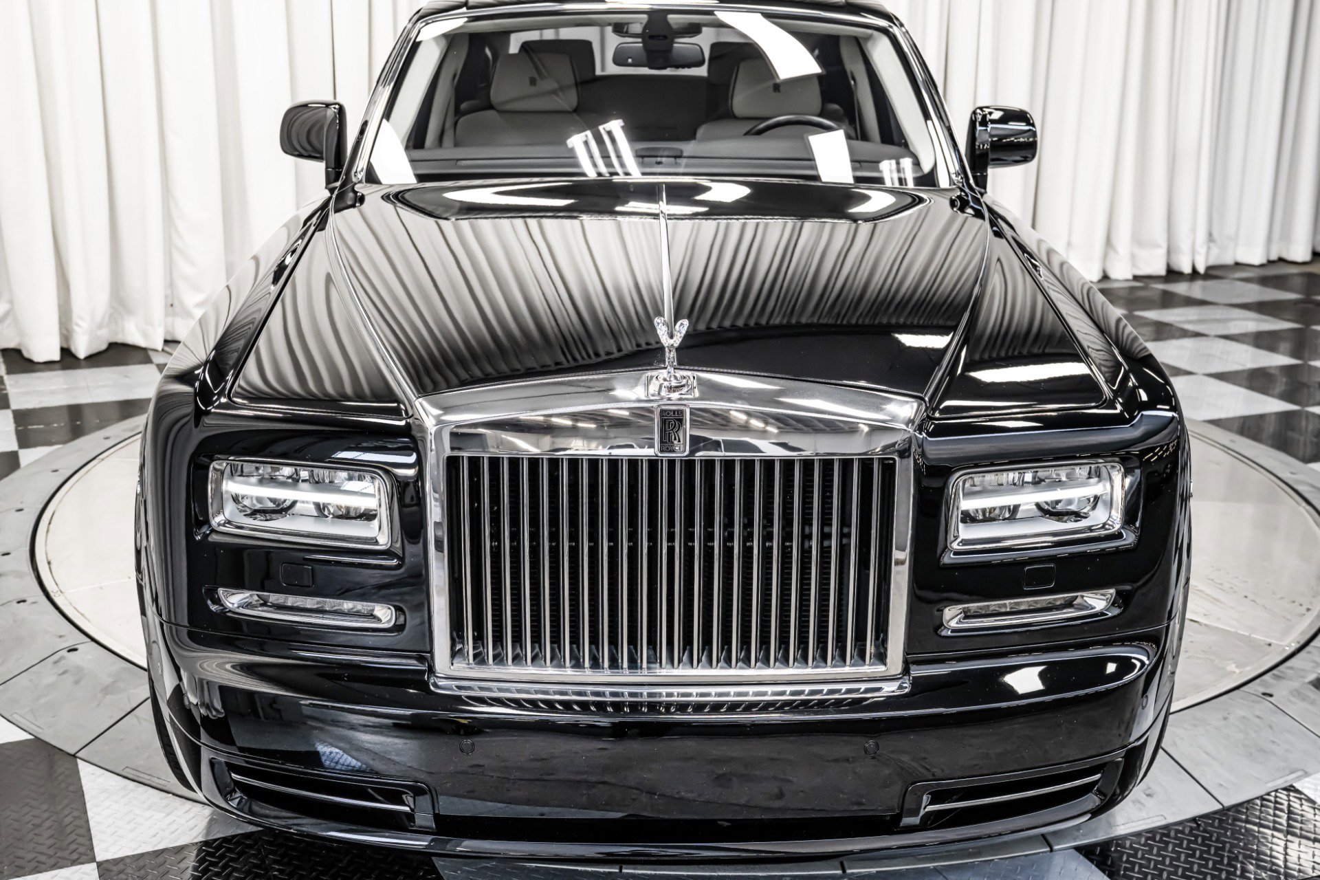 Used 2013 Rolls-Royce Phantom Sedan image 33