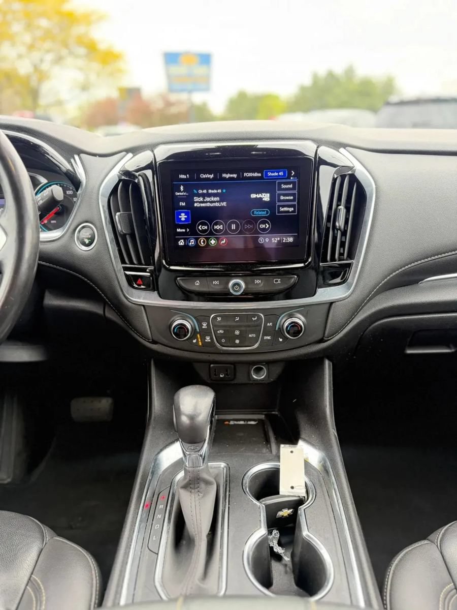 Used 2022 Chevrolet Traverse LT AWD/4WD image 8