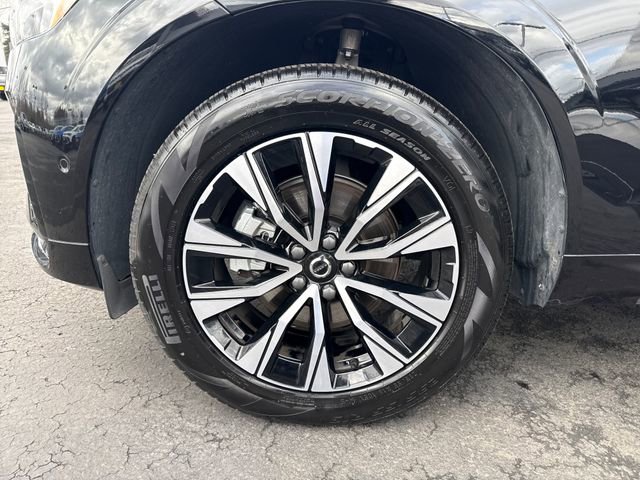 Used 2025 Volvo XC60 B5 Plus image 22