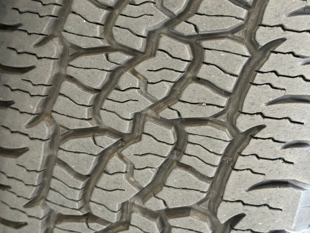 Used 2017 Nissan Titan S image 14