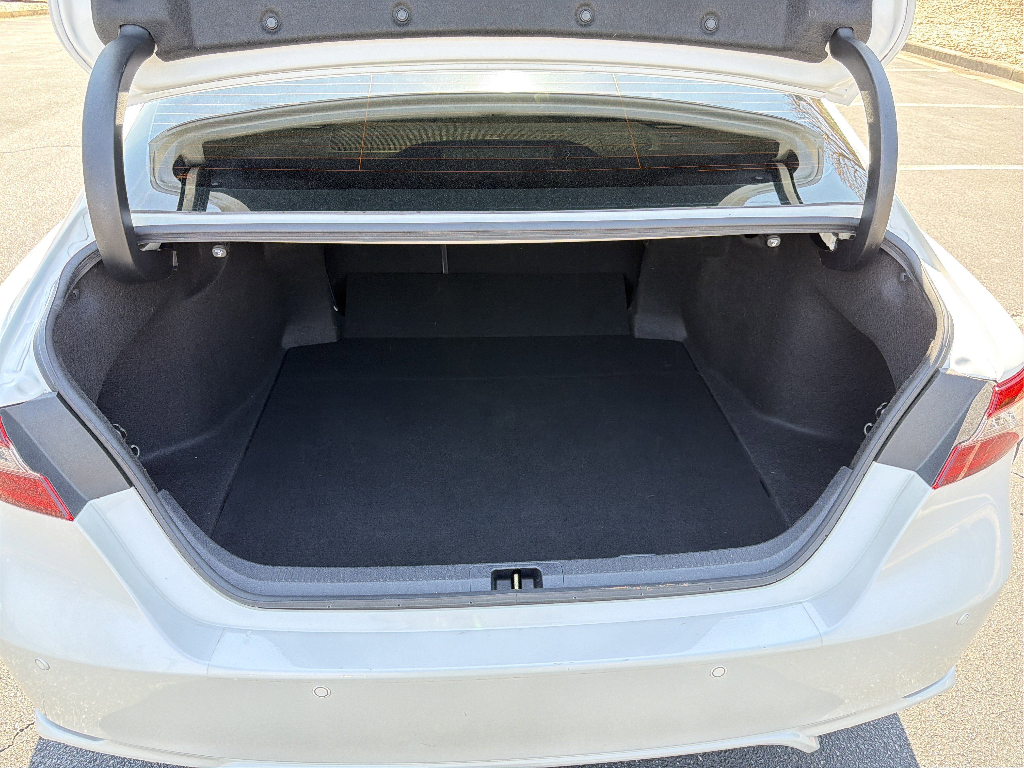 Used 2022 Toyota Camry XSE w/ Navigation Package image 18