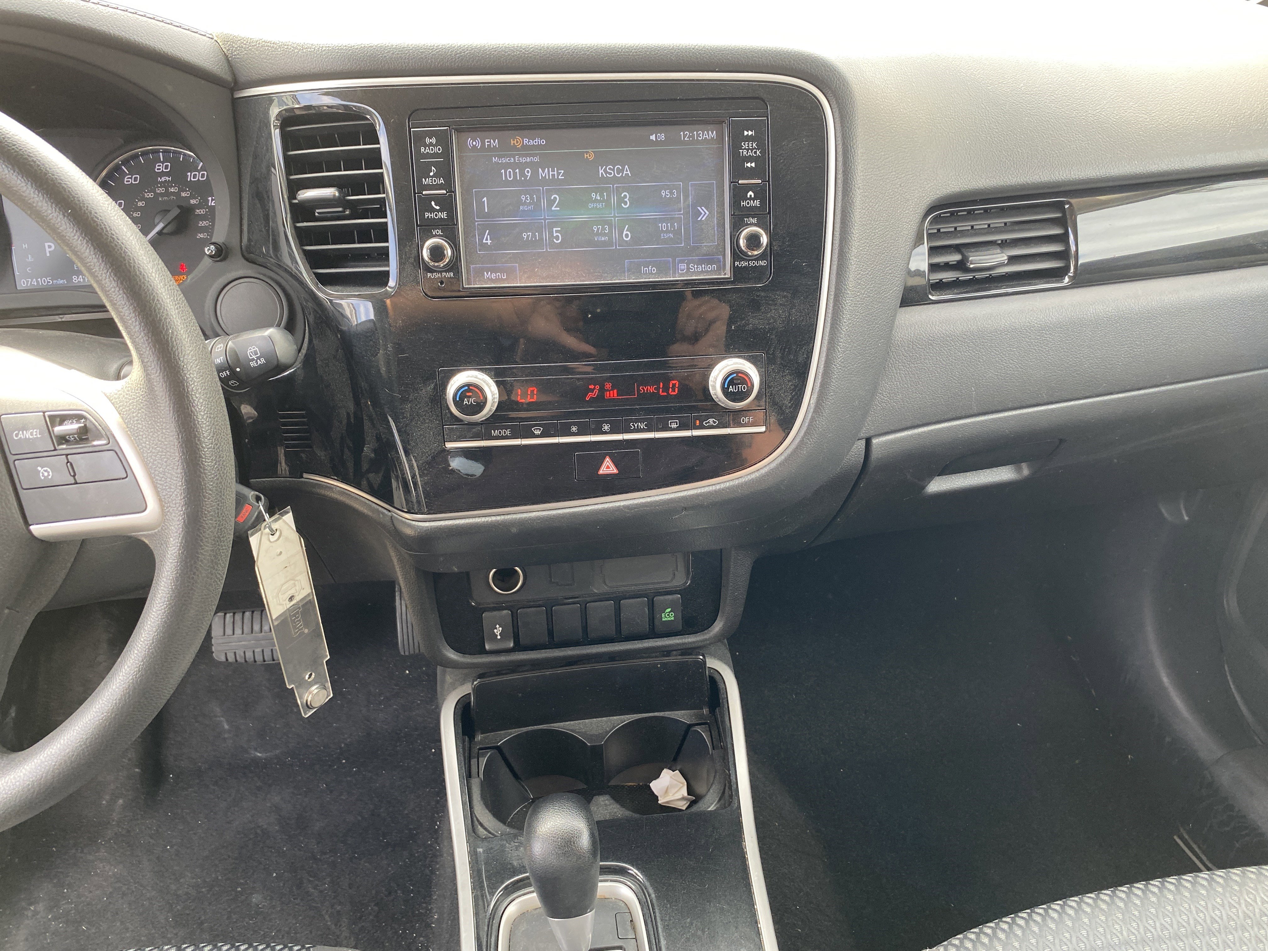 Used 2020 Mitsubishi Outlander ES image 12