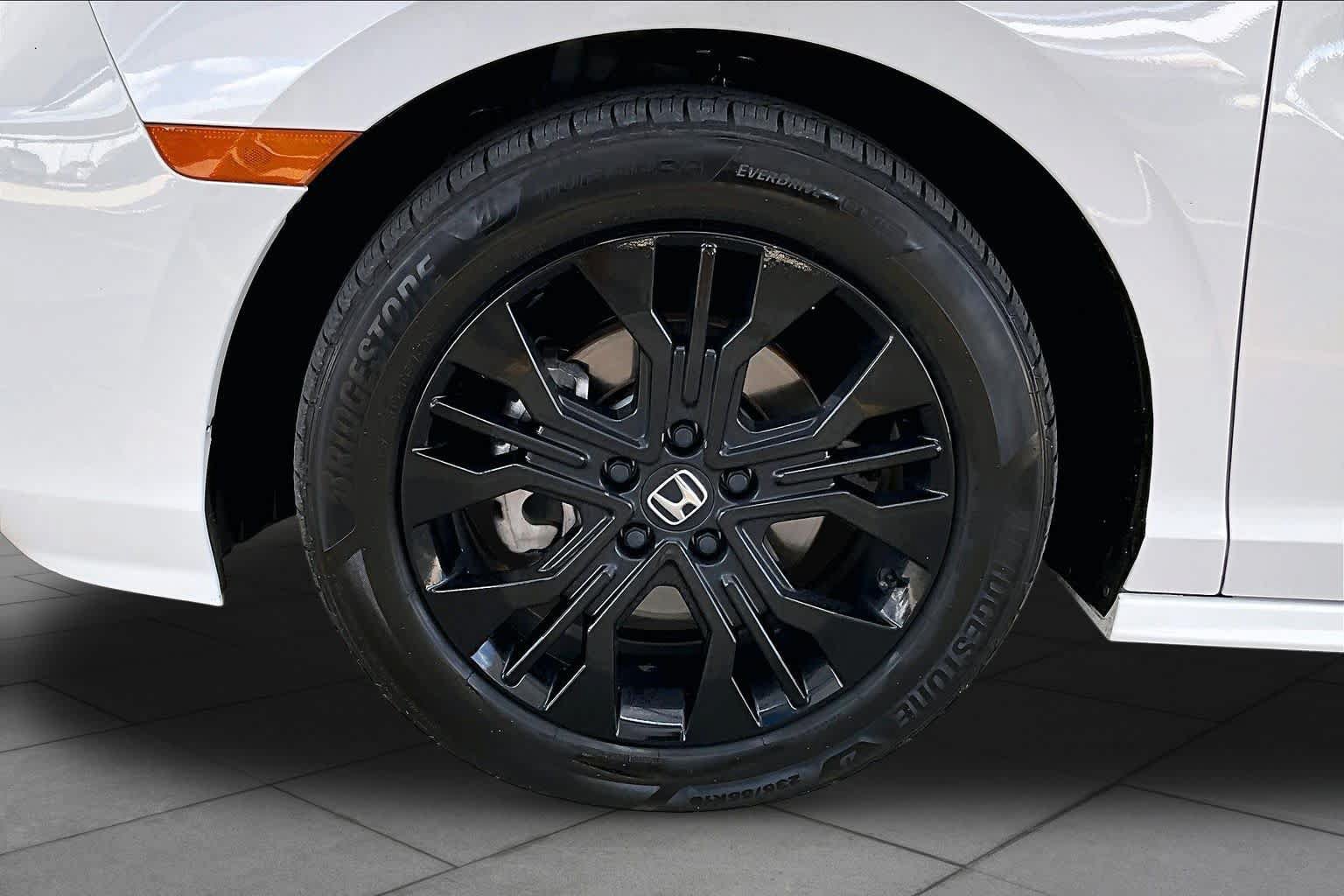 Used 2025 Honda Odyssey Sport-L image 11