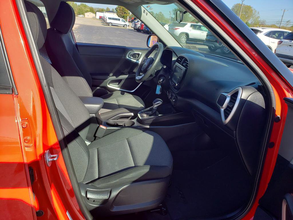Used 2020 Kia Soul LX image 19