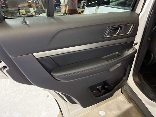 Used 2019 Ford Explorer XLT w/ Equipment Group 201A image 8