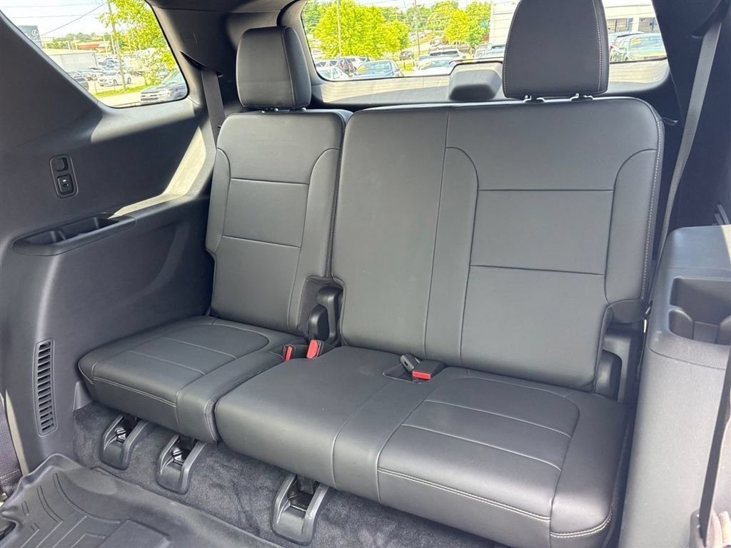 Used 2023 Chevrolet Traverse LT AWD/4WD image 15