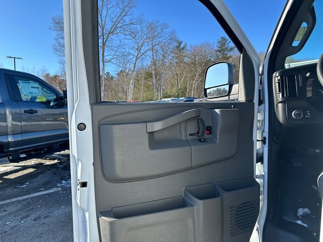 Used 2025 Chevrolet Express 2500 Extended w/ Communications Package image 17