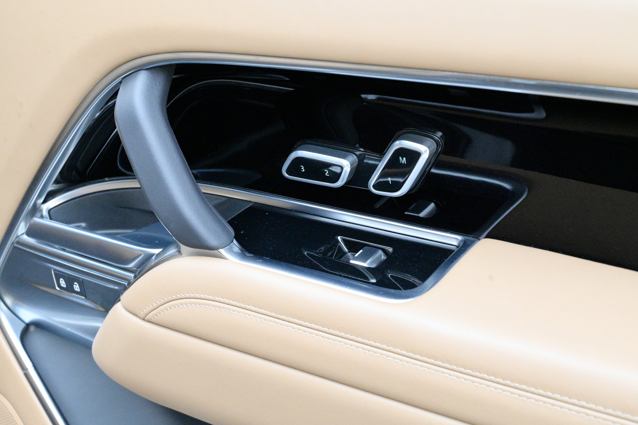 Used 2023 Land Rover Range Rover SE image 66