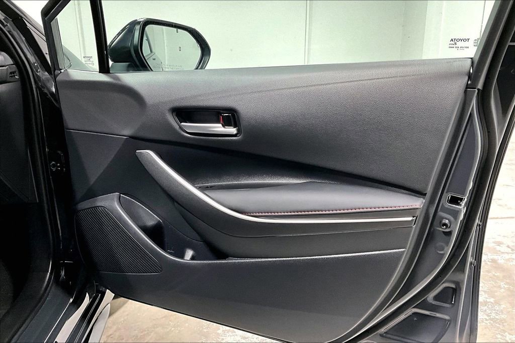 Used 2025 Toyota Corolla SE image 21
