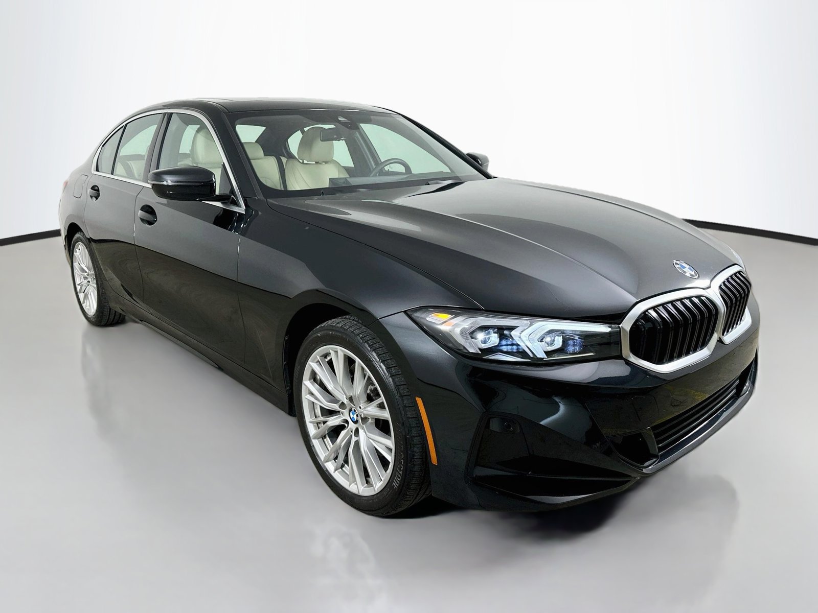 Used 2024 BMW 330i xDrive Sedan w/ Convenience Package AWD/4WD image 3