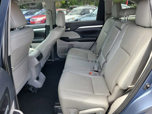 Used 2019 Toyota Highlander XLE image 13