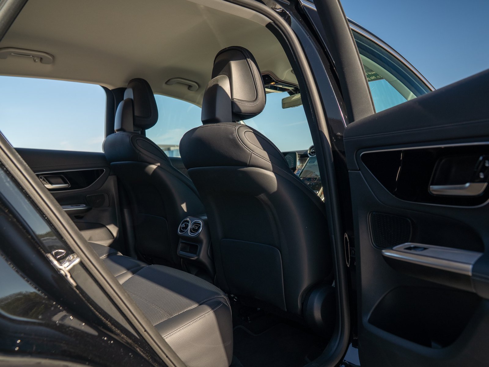 Certified 2025 Mercedes-Benz GLC 350e 4MATIC image 26