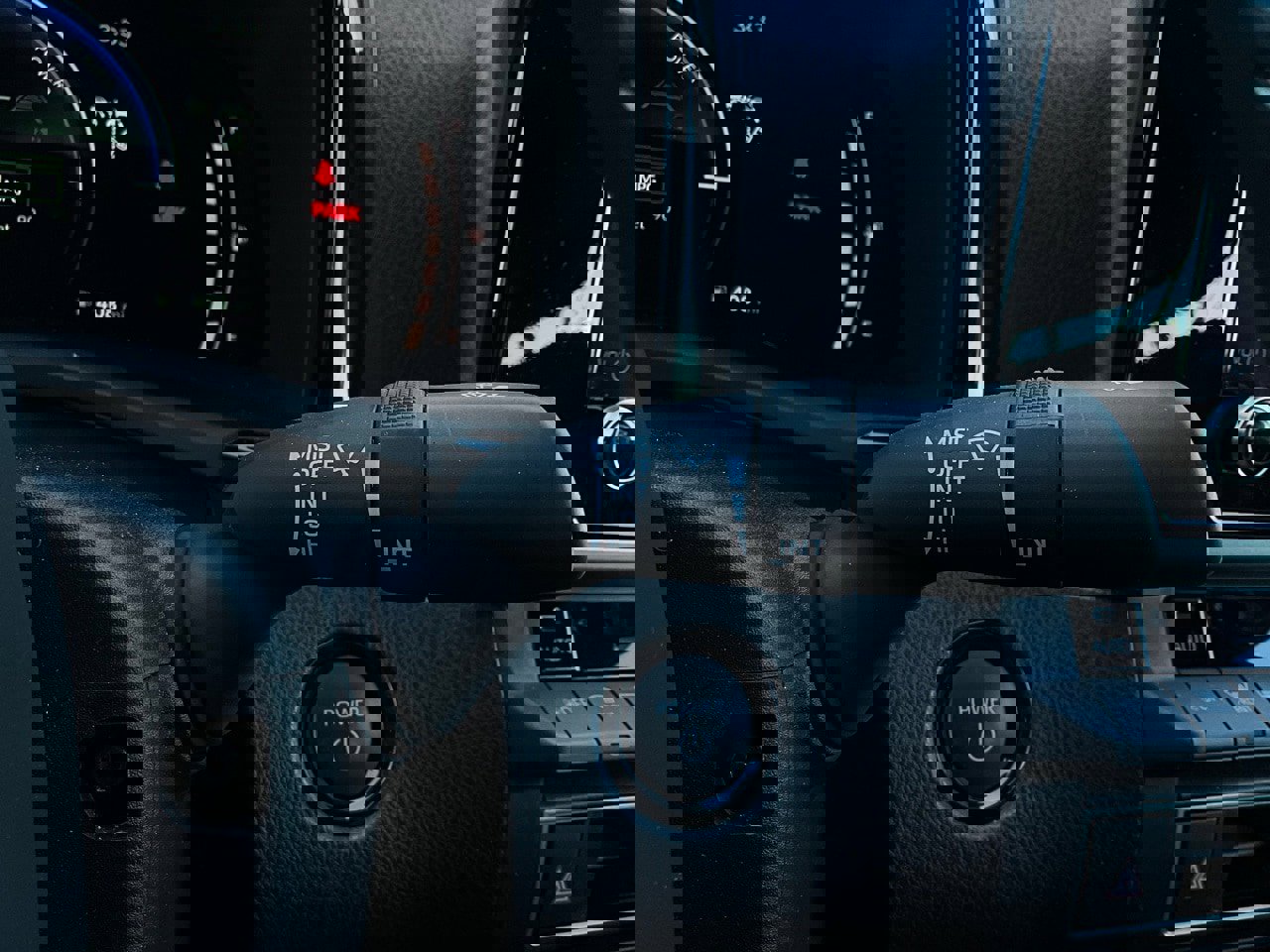 Used 2025 Toyota Camry SE image 36