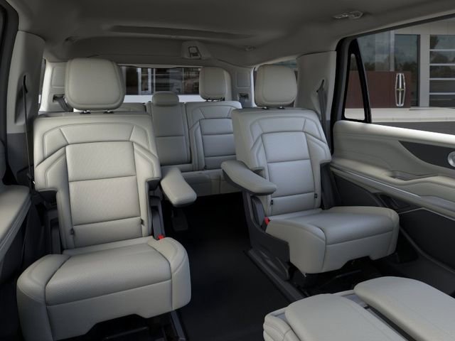 New 2026 Lincoln Navigator Premiere AWD/4WD image 11