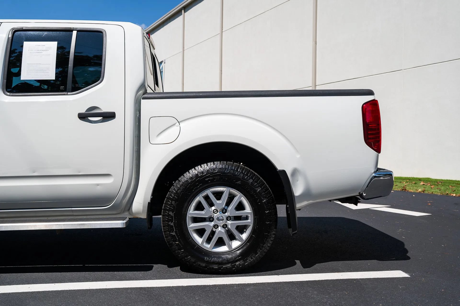 Used 2019 Nissan Frontier SV RWD image 5