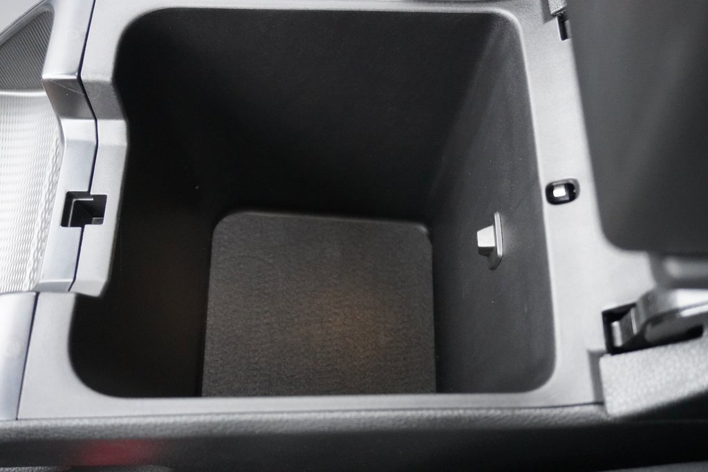 Used 2024 Jeep Grand Cherokee Limited w/ Black Appearance Package image 13