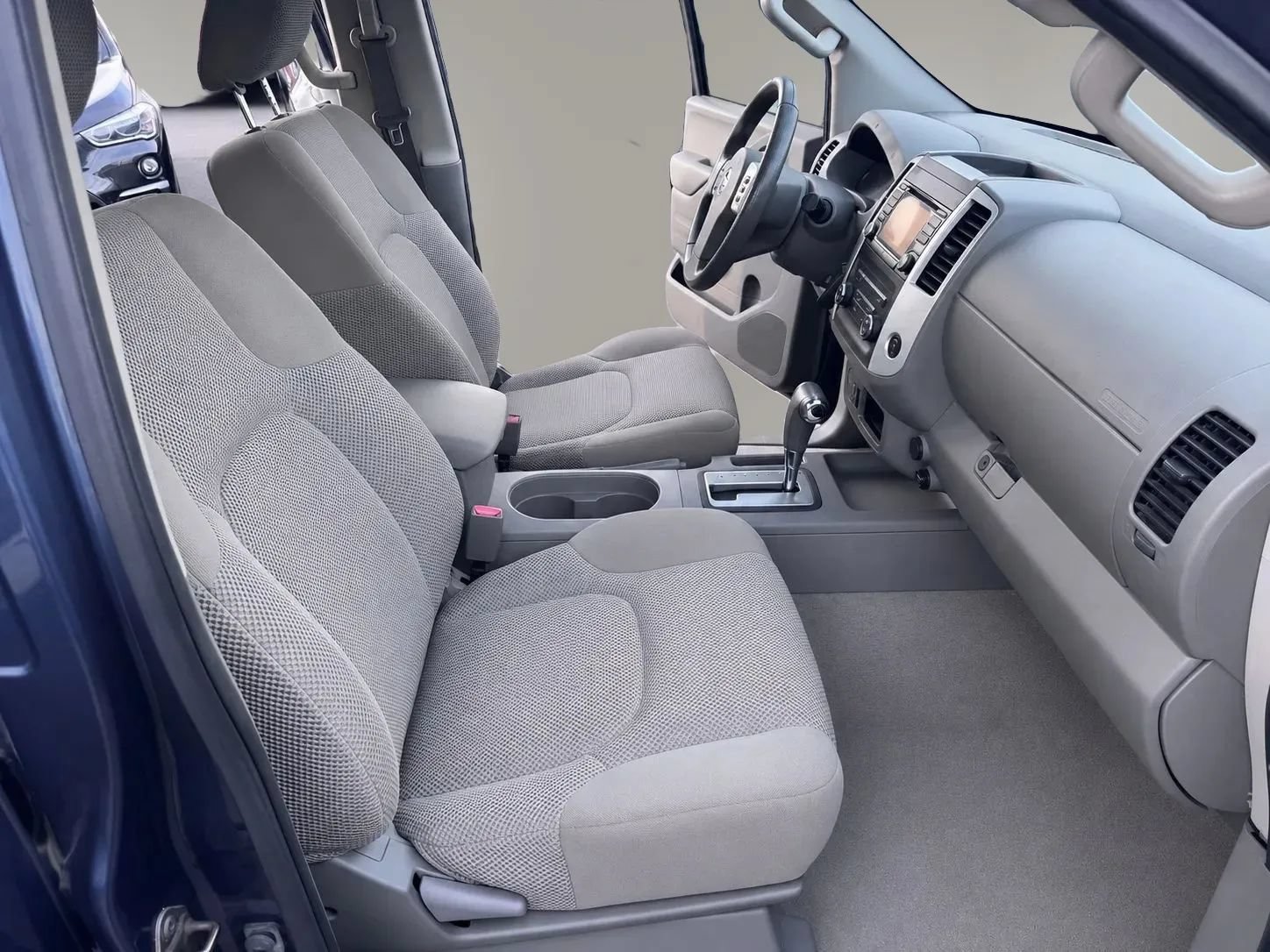 Used 2016 Nissan Frontier SV RWD image 7