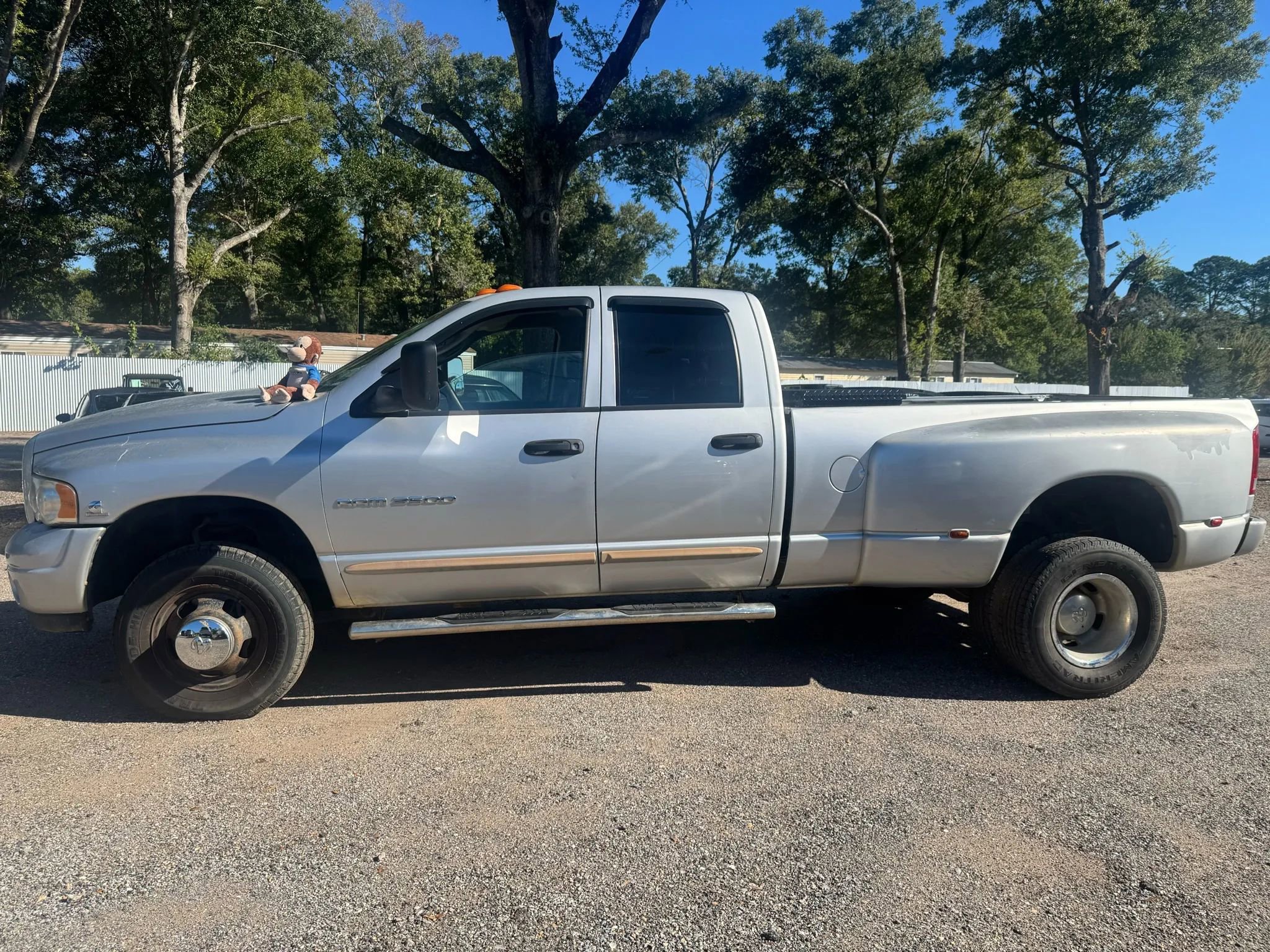 Used 2004 Dodge Ram 3500 Truck SLT w/ Sport Appearance Group image 2