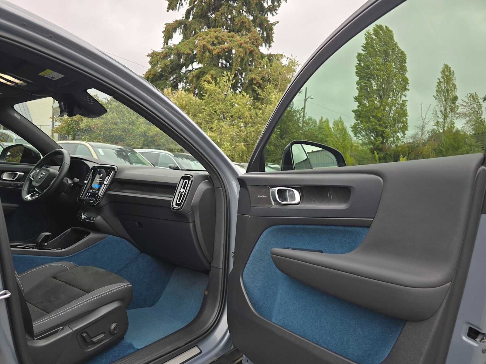 Certified 2023 Volvo C40 P8 Recharge Ultimate AWD/4WD image 12