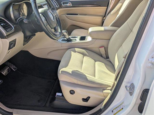 Used 2018 Jeep Grand Cherokee Laredo image 16