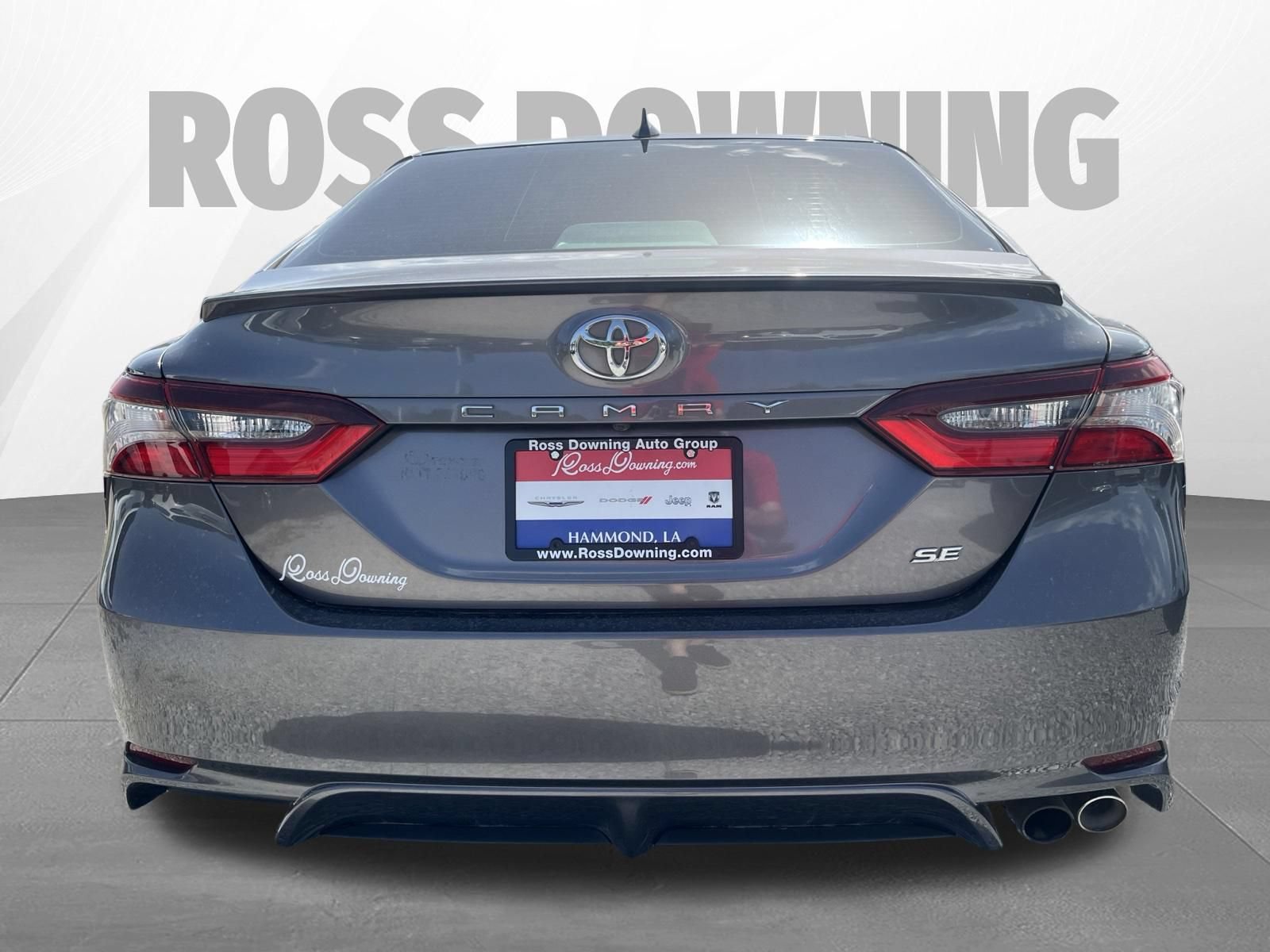 Used 2021 Toyota Camry SE FWD image 5