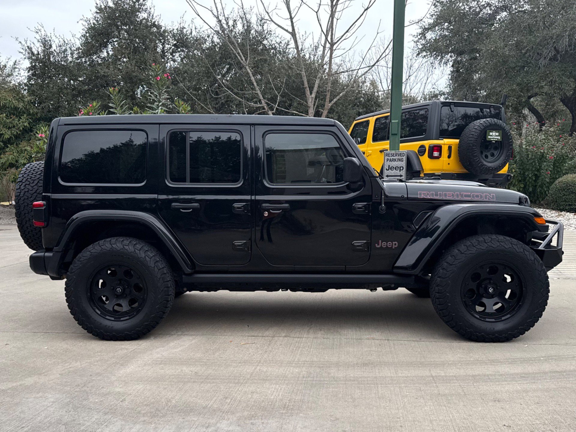 Used 2019 Jeep Wrangler Unlimited Rubicon image 19