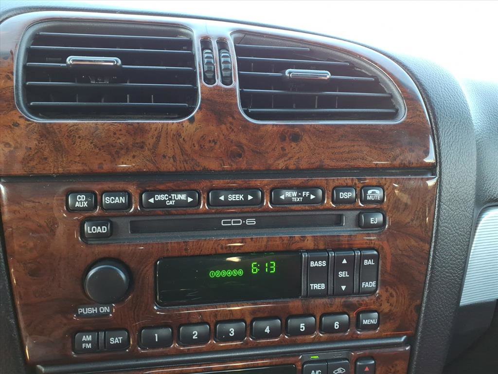 Used 2004 Ford Thunderbird Deluxe image 9