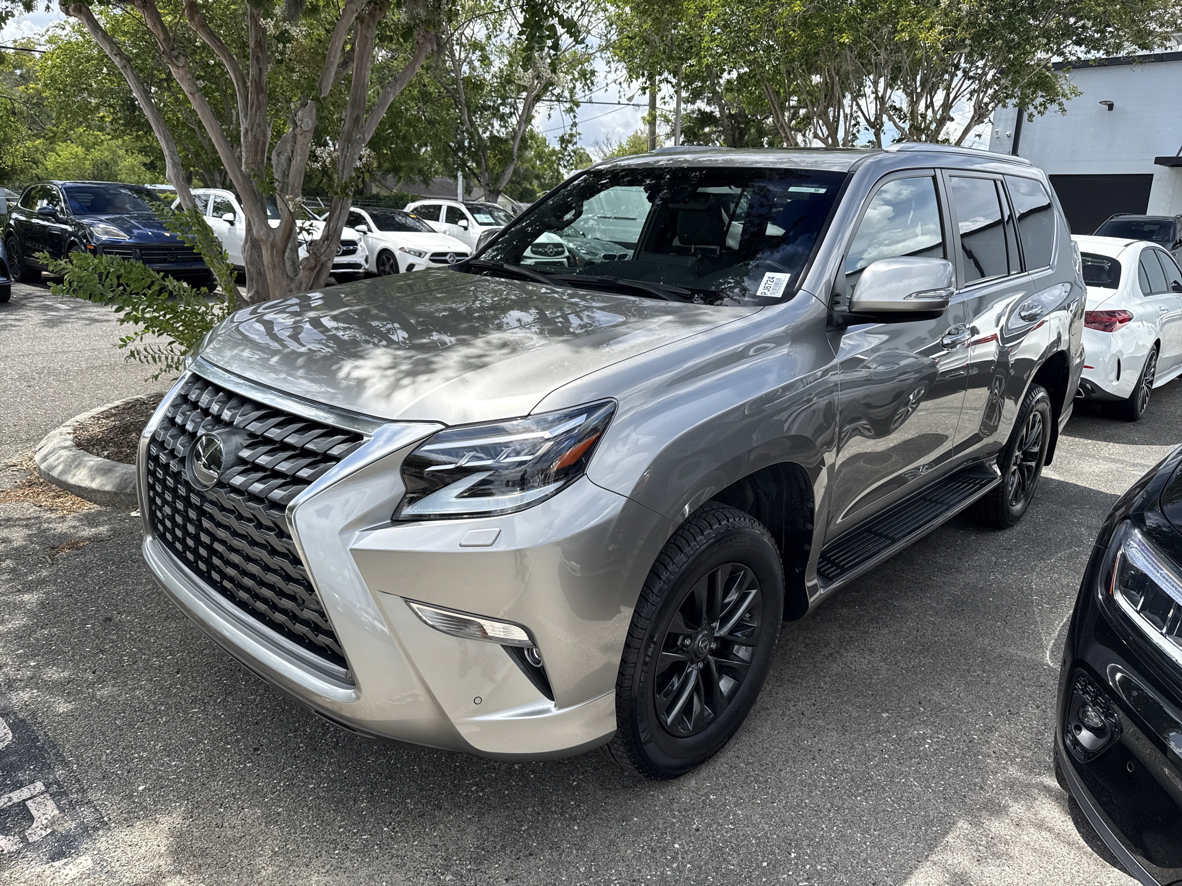 Certified 2022 Lexus GX 460 Premium AWD/4WD image 2