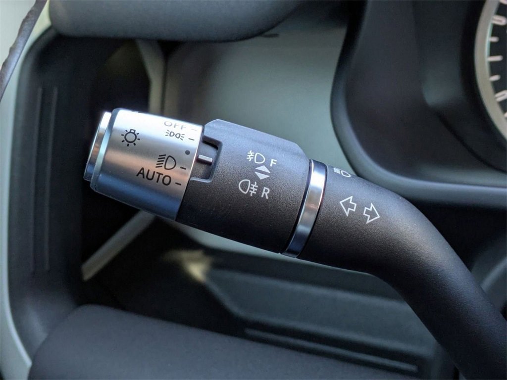 Used 2022 Land Rover Defender 110 image 25