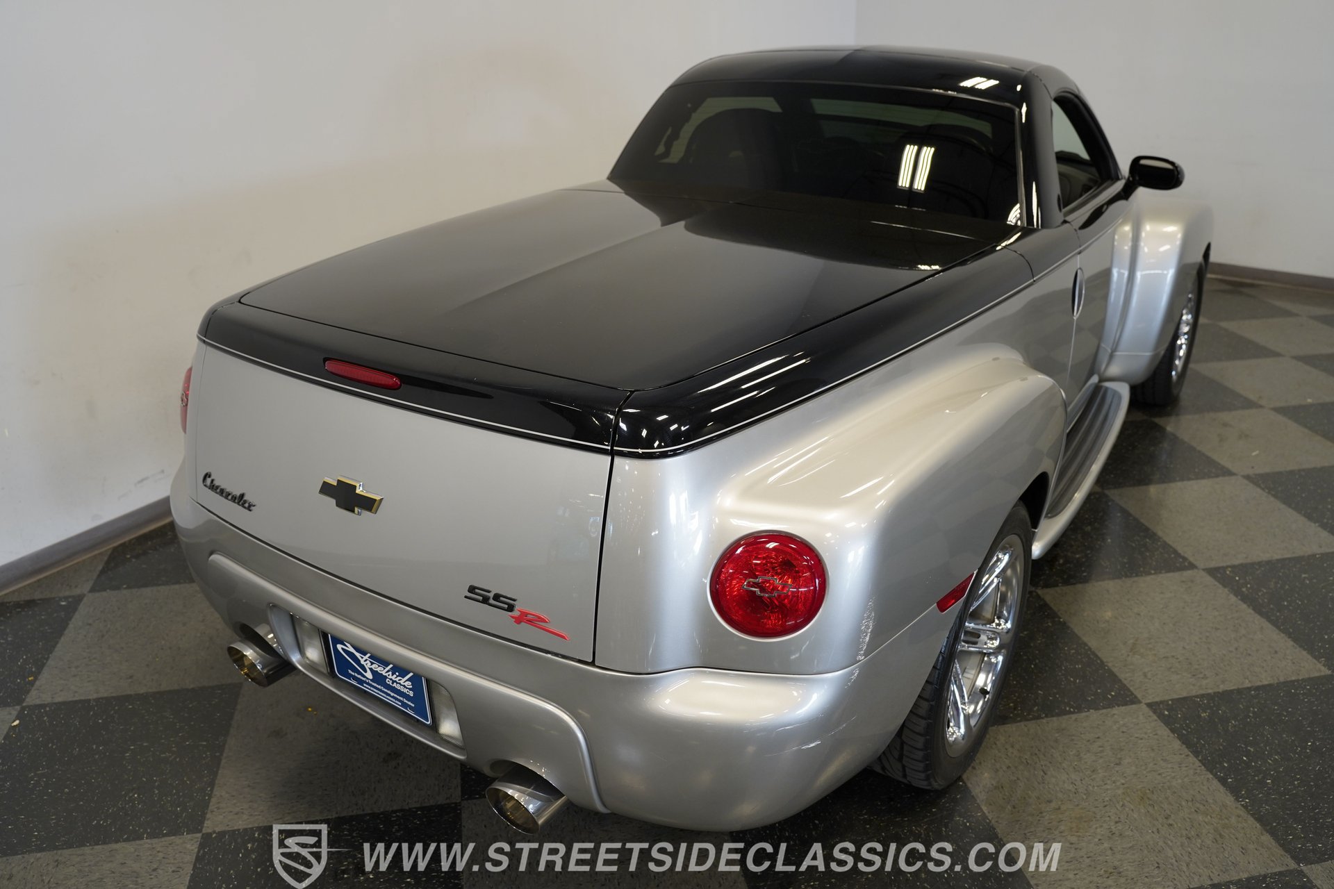 Used 2006 Chevrolet SSR w/ Preferred Equipment Group RWD image 29