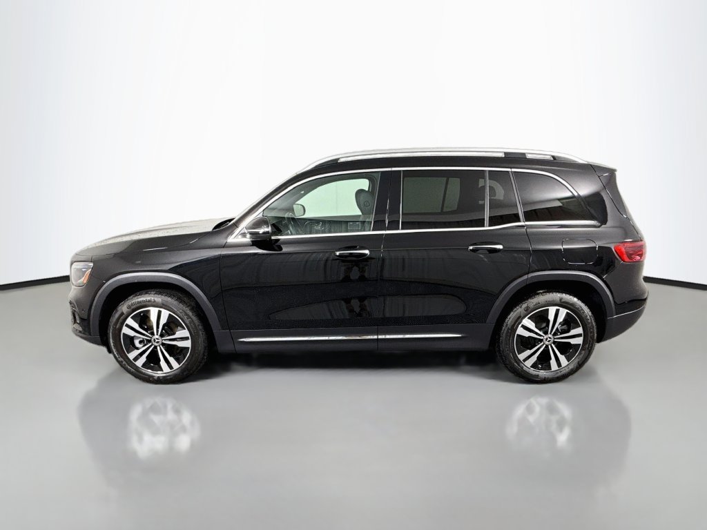 Used 2025 Mercedes-Benz GLB 250 4MATIC w/ Winter Package image 4