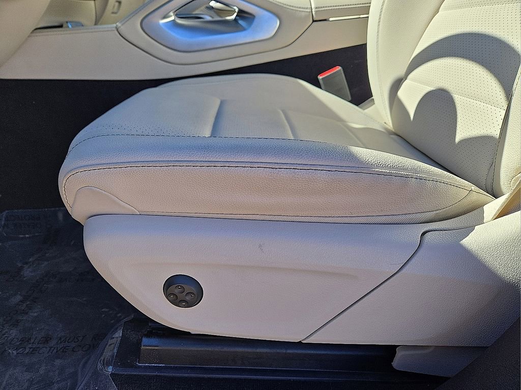 Used 2025 Mercedes-Benz GLE 450 4MATIC w/ Warmth & Comfort Package image 25