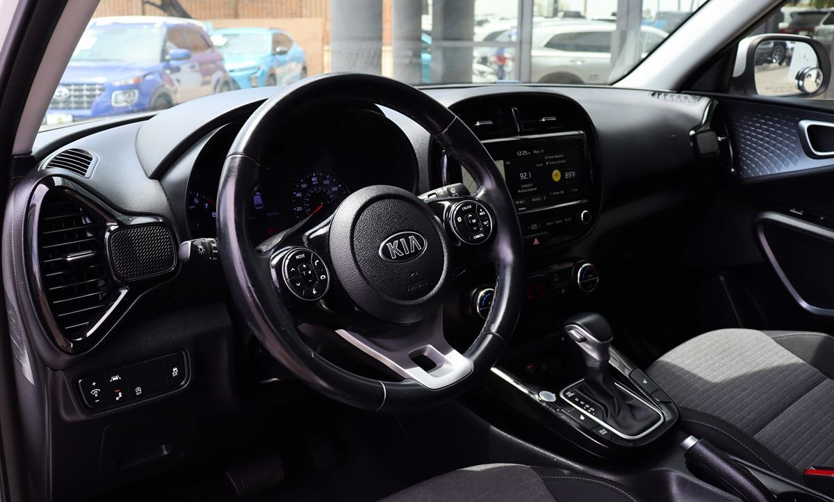 Used 2020 Kia Soul EX FWD image 39