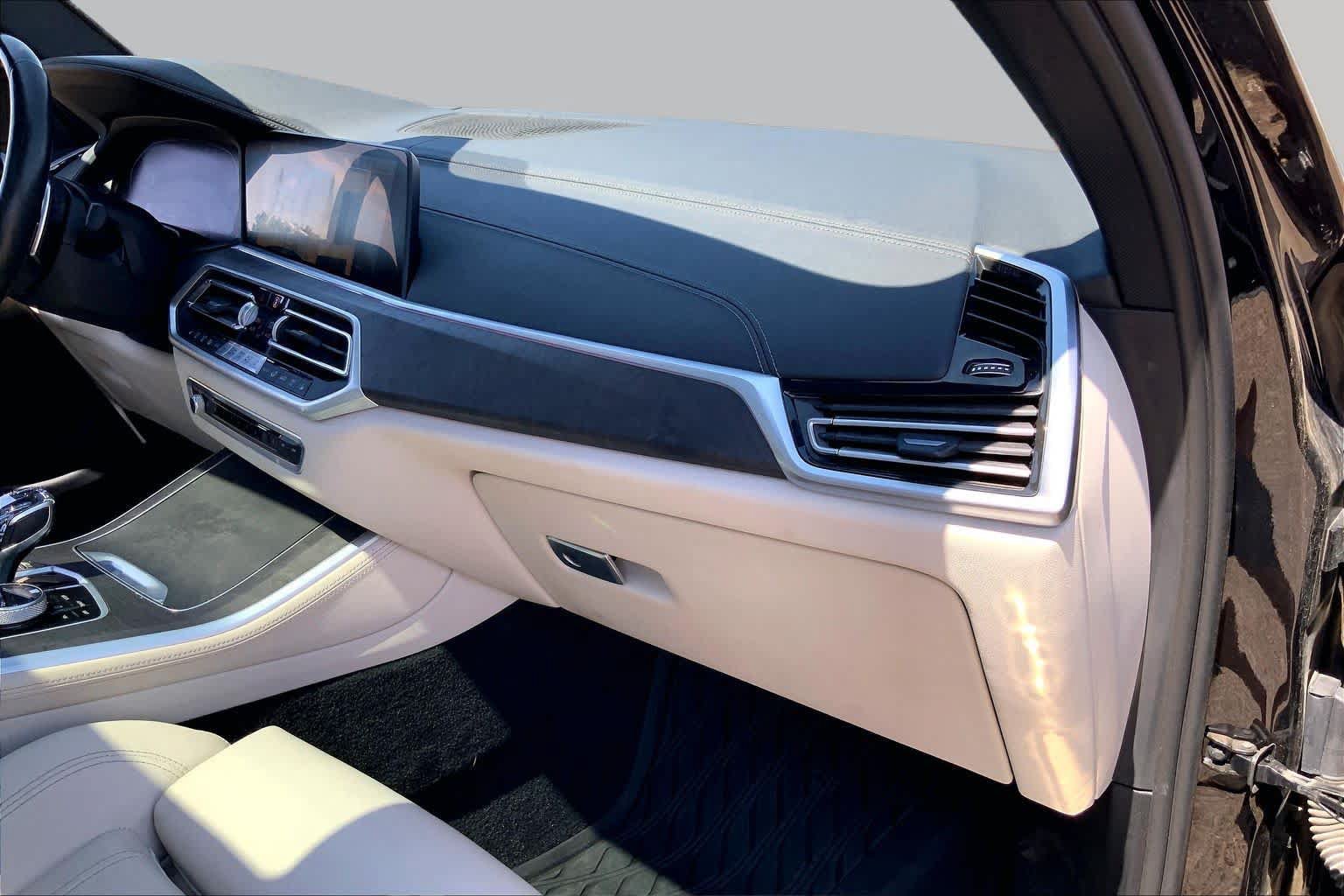 Used 2022 BMW X5 xDrive40i w/ M Sport Package AWD/4WD image 19