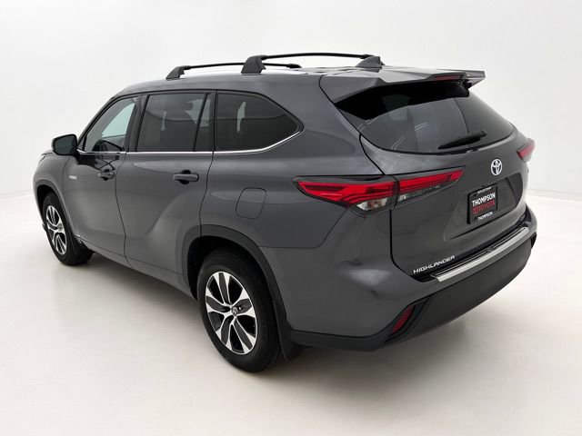 Used 2021 Toyota Highlander XLE image 9