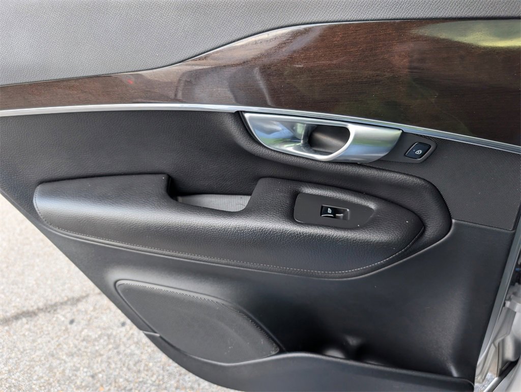 Used 2019 Volvo XC90 T6 Momentum w/ Protection Package Premier image 28