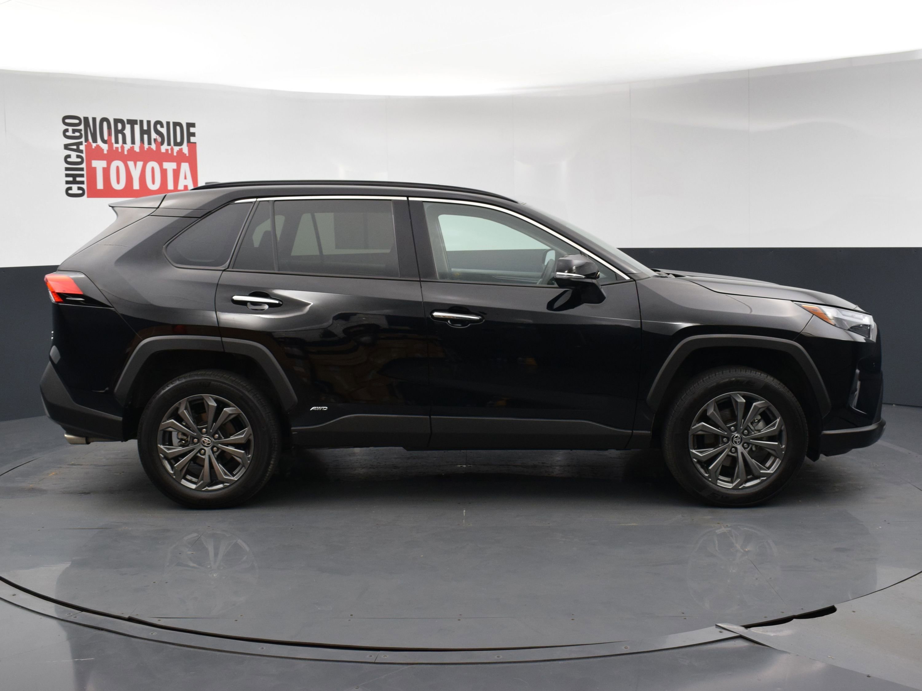 Used 2024 Toyota RAV4 Limited w/ Advanced Technology Package AWD/4WD image 5