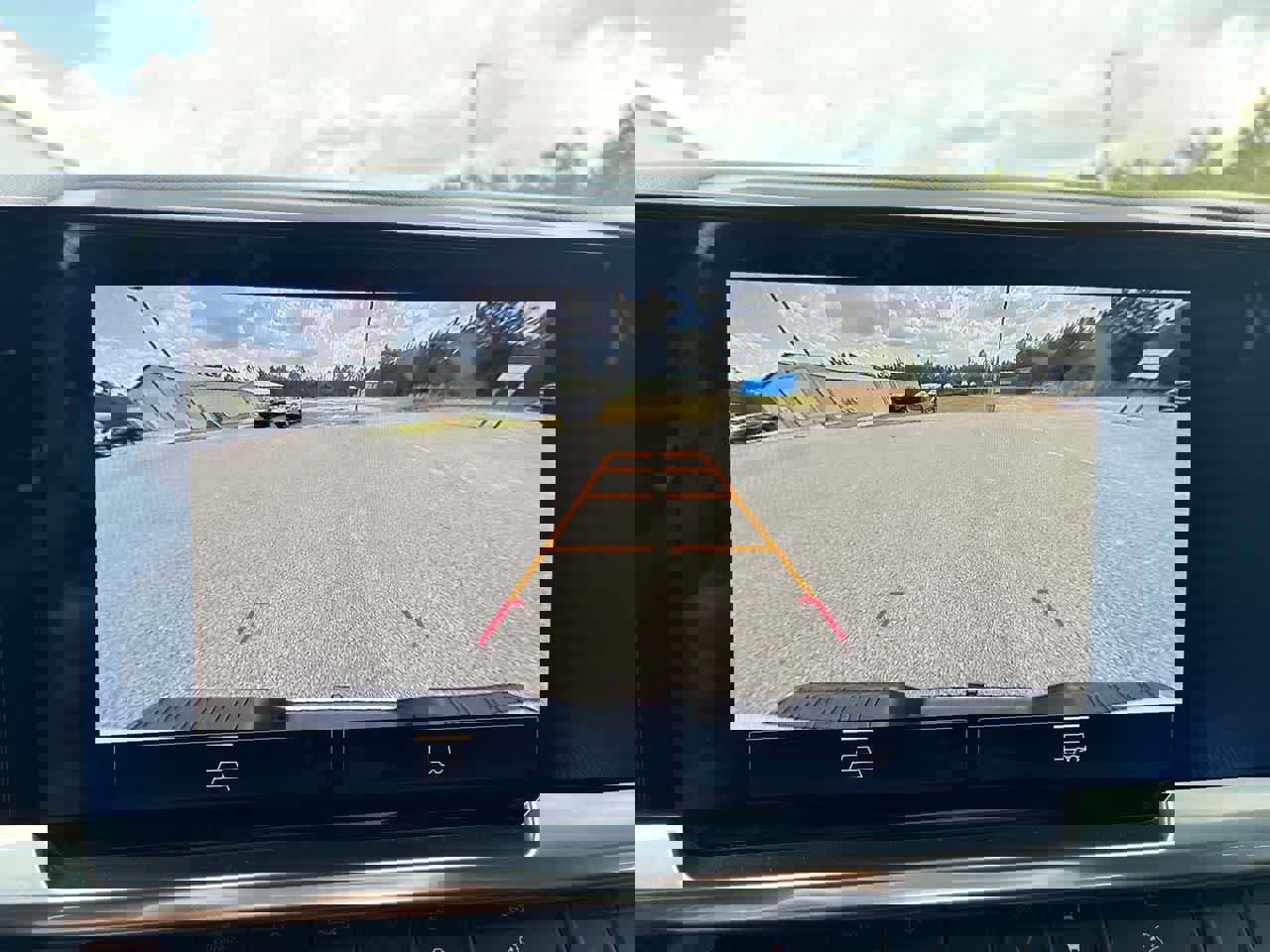 Used 2025 Chevrolet Silverado 2500 LT image 15