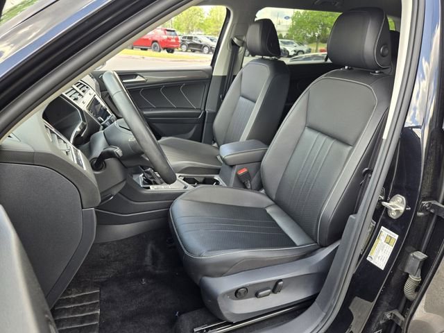 Used 2022 Volkswagen Tiguan SE image 9