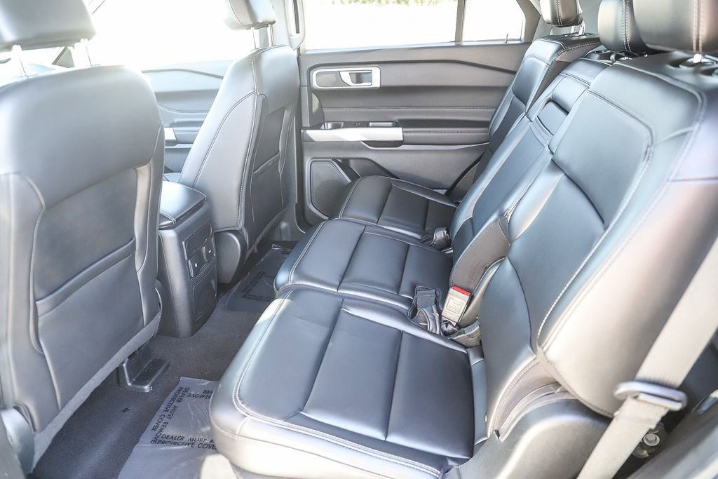 Used 2024 Ford Explorer XLT w/ Equipment Group 202A AWD/4WD image 22