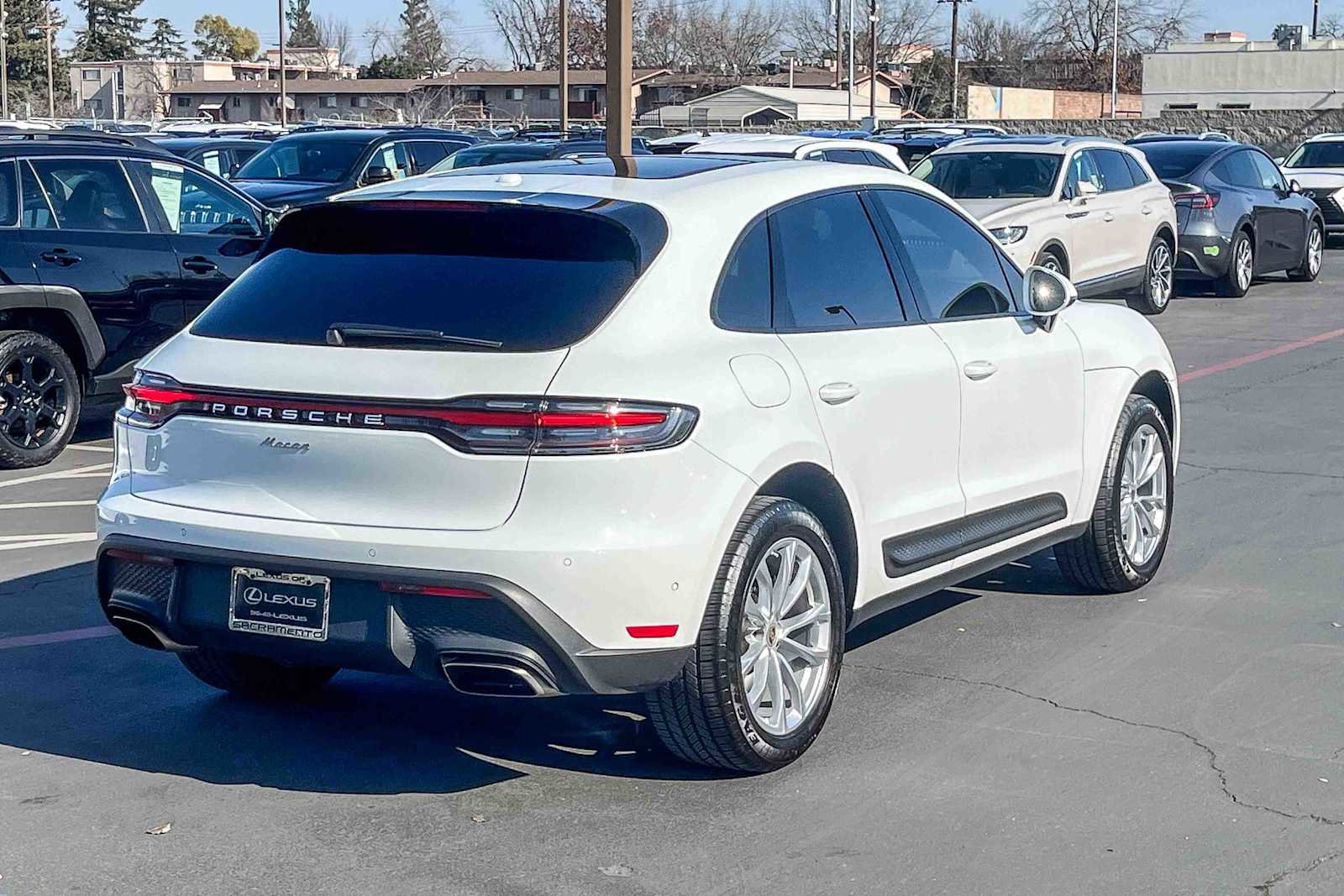 Used 2024 Porsche Macan image 4