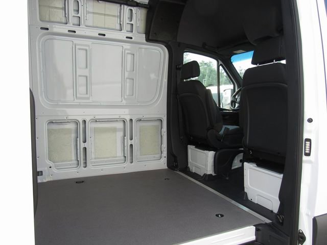 New 2025 Mercedes-Benz Sprinter 2500 image 17