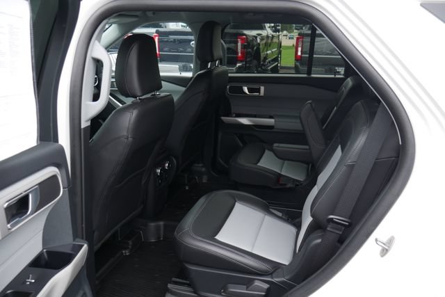 Used 2023 Ford Explorer XLT w/ Equipment Group 202A AWD/4WD image 25